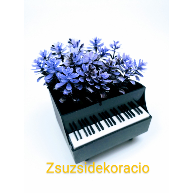 Zongora virággal 8x9 cm Lila
