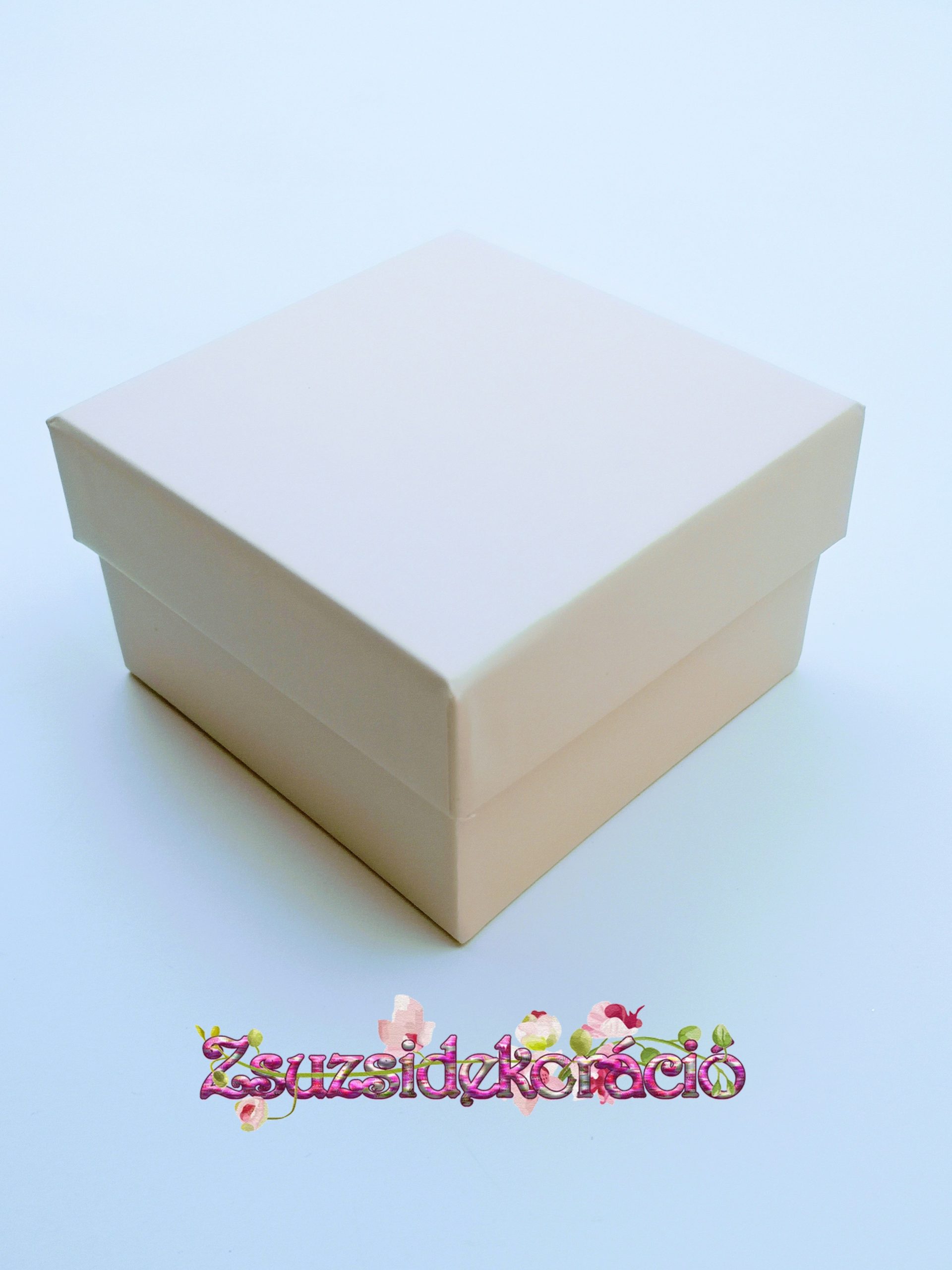 1 db-os kocka doboz 9x9x5,5 cm Pezsgő