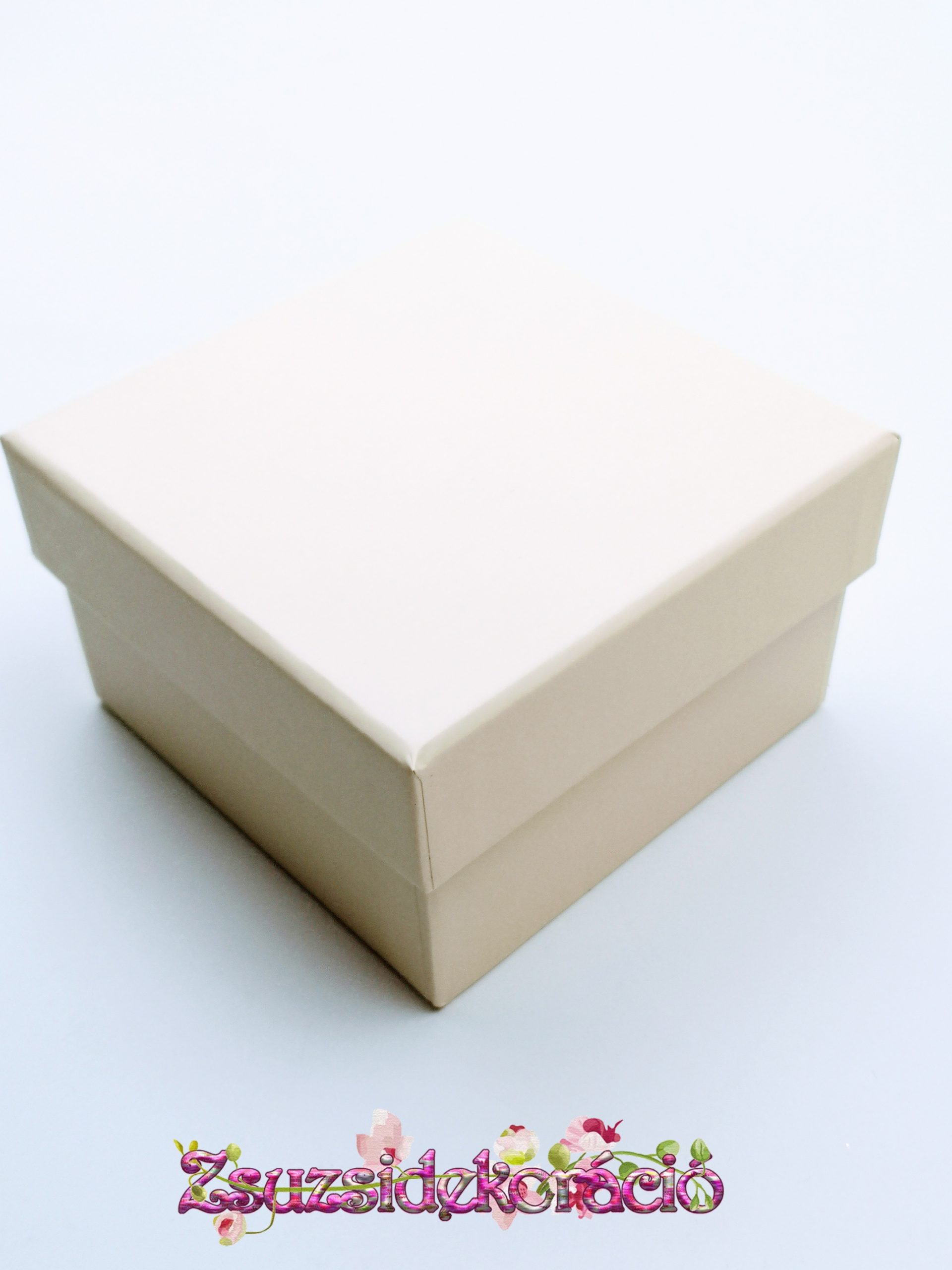 1 db-os kocka doboz 9x9x5,5 cm Krém
