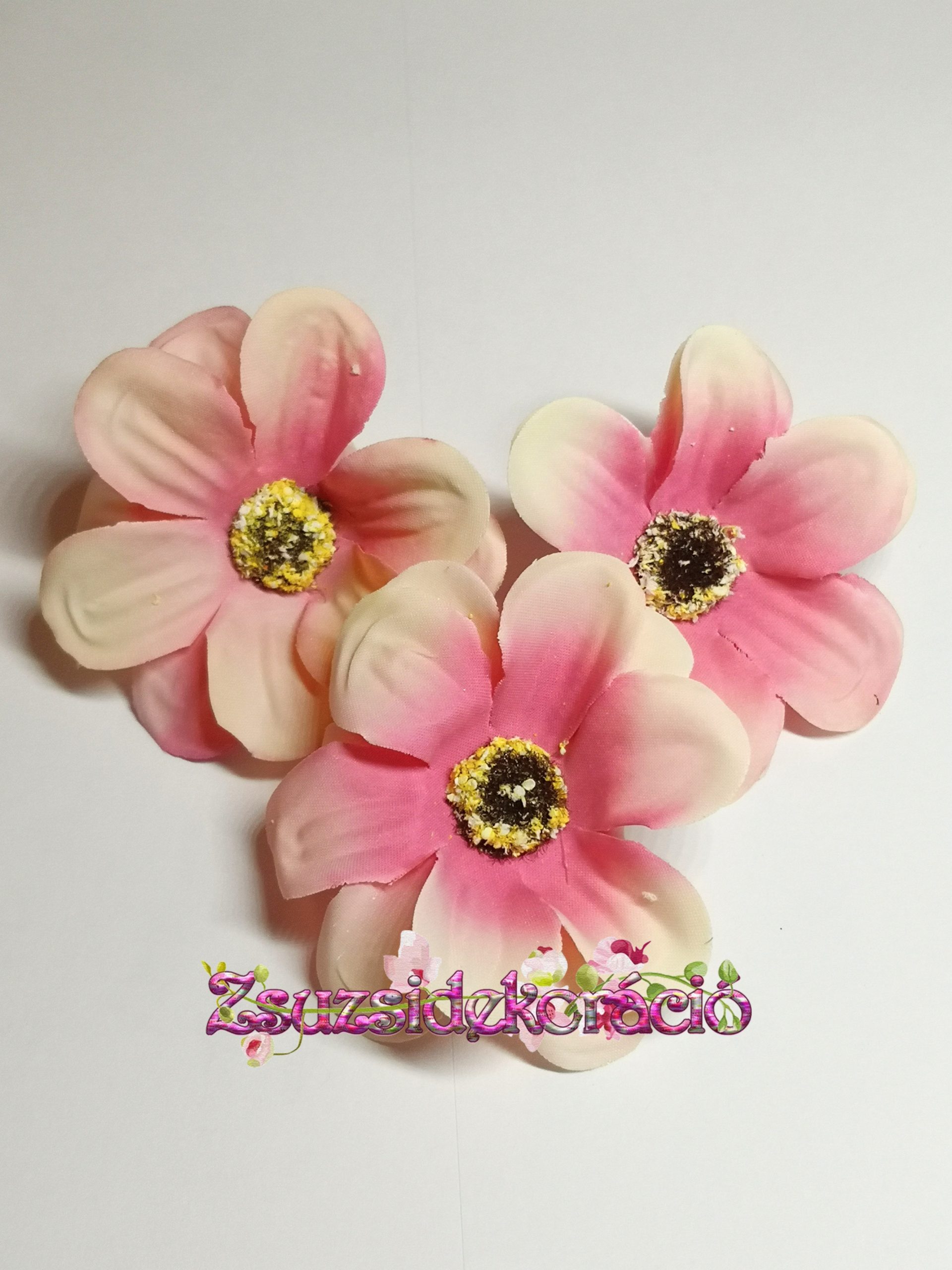 Kerek szirmú virágfej 6,5 cm Cirmos